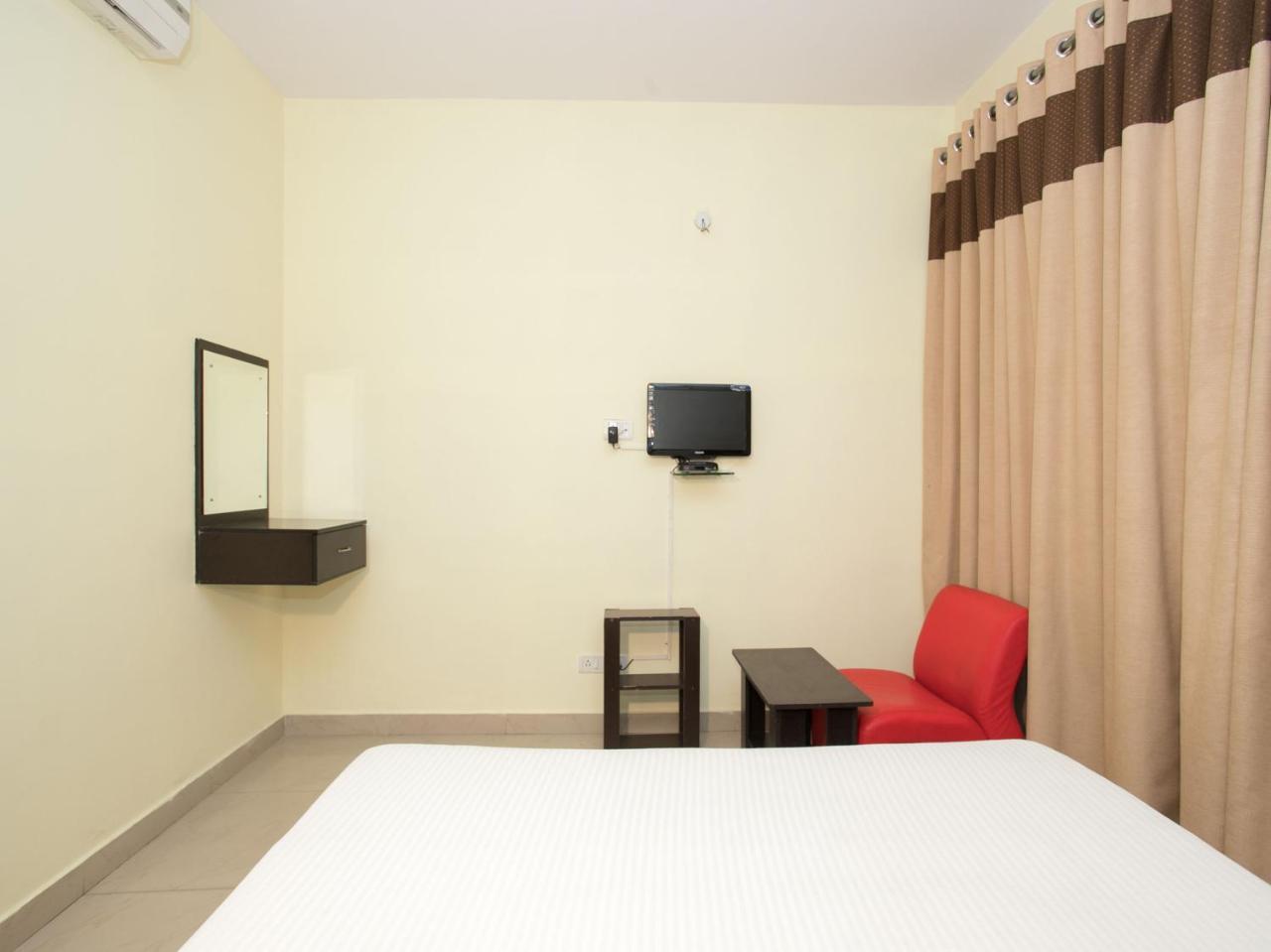 Oyo 10378 Hotel Hibiscus Mayflower Bangalore Exterior foto