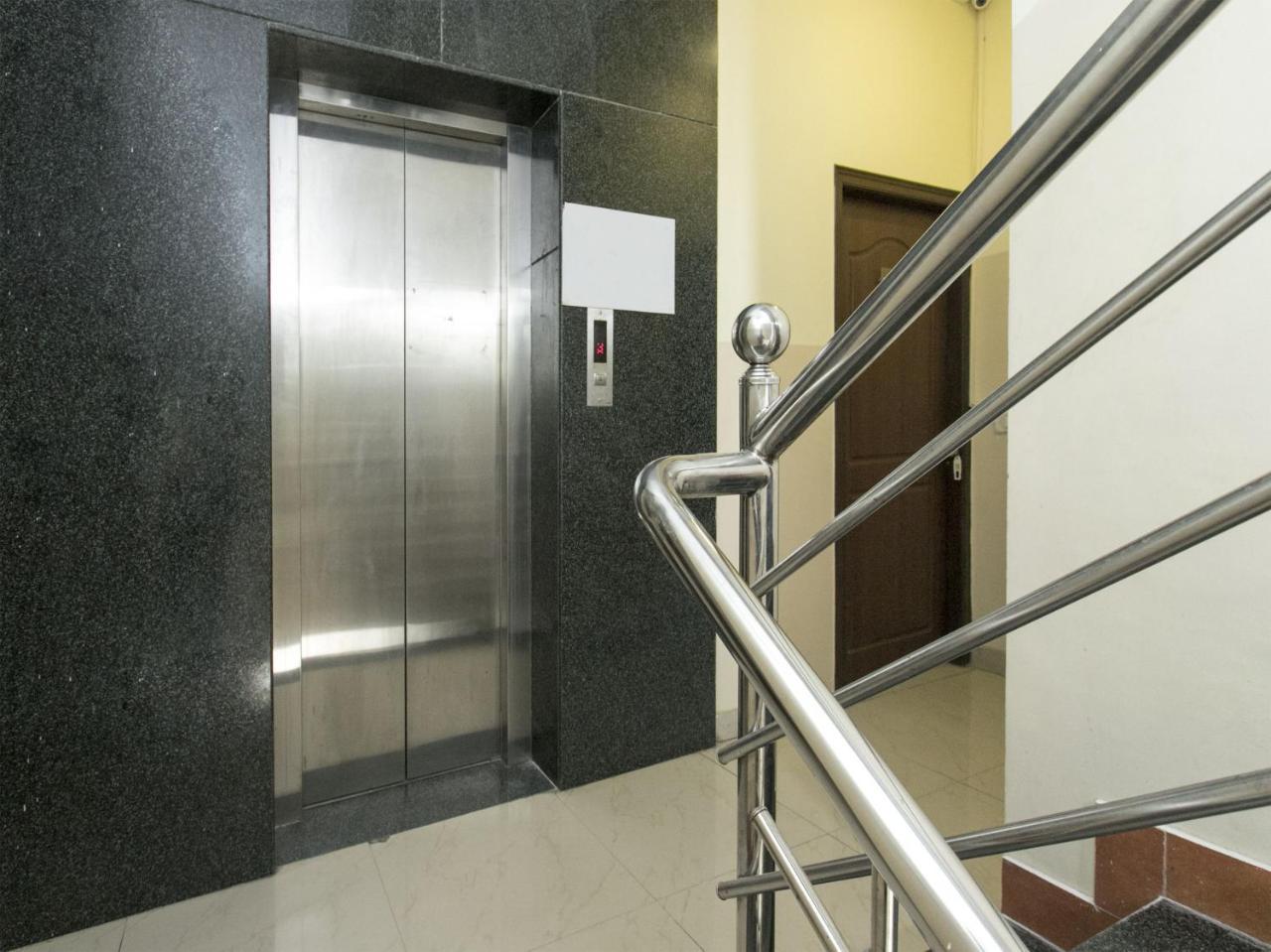 Oyo 10378 Hotel Hibiscus Mayflower Bangalore Exterior foto