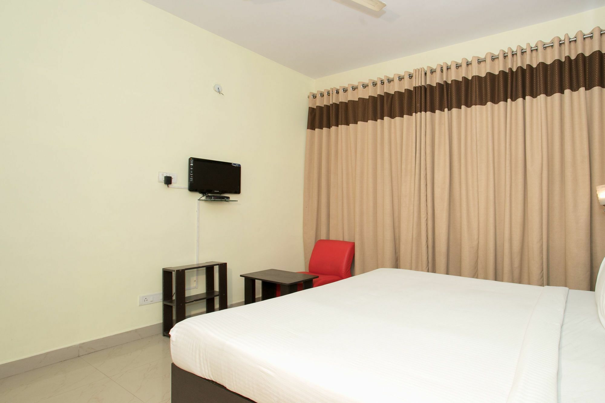 Oyo 10378 Hotel Hibiscus Mayflower Bangalore Exterior foto