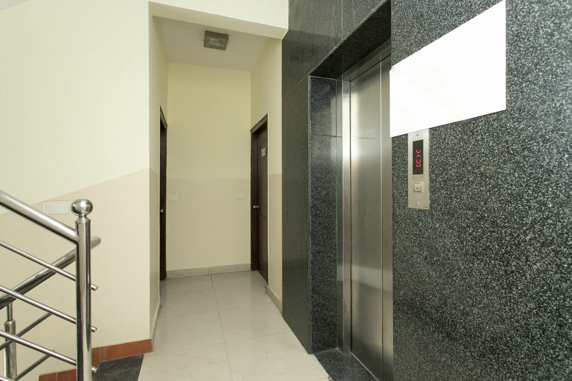Oyo 10378 Hotel Hibiscus Mayflower Bangalore Exterior foto